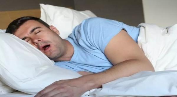 هل تؤثر الفصول الأربعة على بنية النوم لدى الإنسان؟